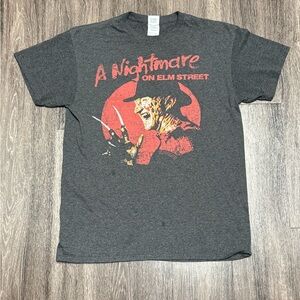 🩸 FREDDY KRUEGER "A NIGHTMARE ON ELM STREET" GRAPHIC TEE — GREY (MEDIUM)